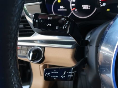 Used 2019 Porsche Panamera RWD image 20