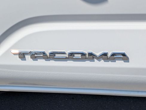 Used 2024 Toyota Tacoma SR5 AWD/4WD image 13