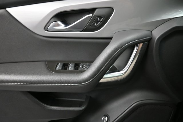 Used 2022 Chevrolet Blazer LT w/ Sound & Technology Package FWD image 23