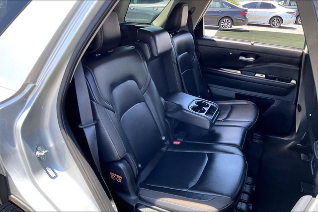 Used 2025 Nissan Pathfinder SL w/ Lighting Package (N92) AWD/4WD image 26