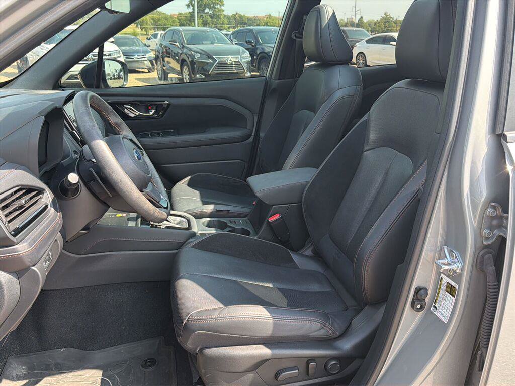 Used 2025 Subaru Forester Touring w/ Popular Package - Touring AWD/4WD image 10
