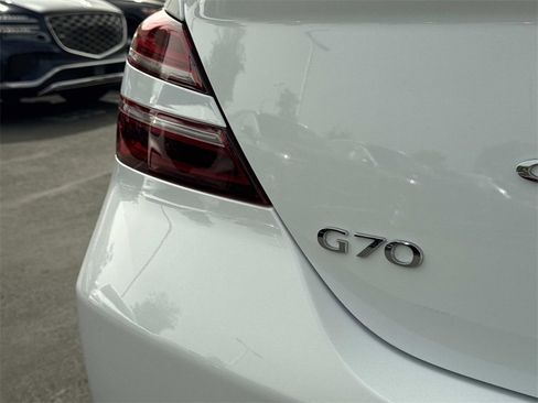 Used 2025 Genesis G70 2.5T image 4