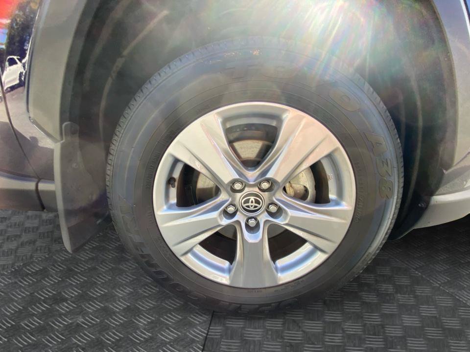 Used 2025 Toyota RAV4 XLE w/ Convenience Package AWD/4WD image 27