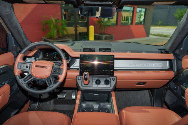 Used 2026 Land Rover Defender 110 OCTA AWD/4WD image 13