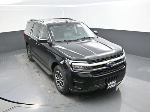Used 2024 Ford Expedition XLT AWD/4WD image 40
