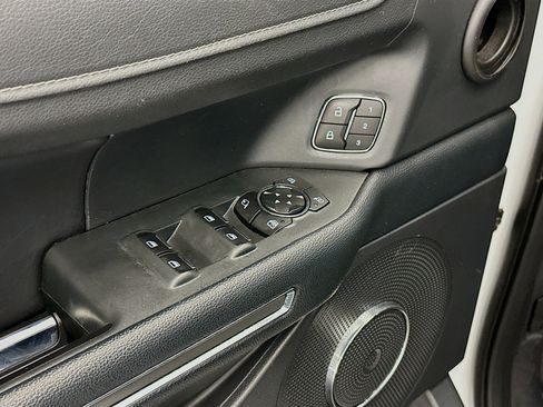 Used 2024 Ford Expedition XLT image 15