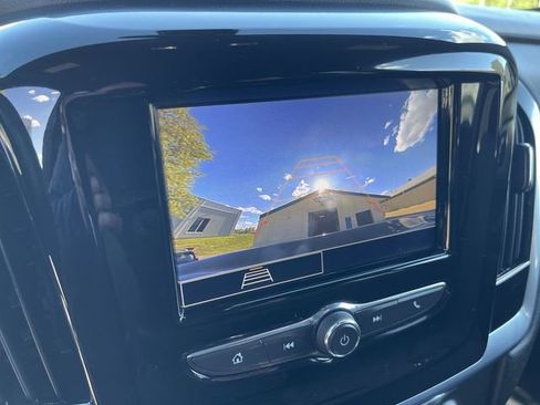 Used 2022 Chevrolet Traverse LT FWD image 21