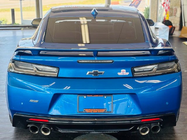 Used 2017 Chevrolet Camaro SS RWD image 8