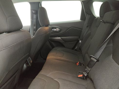 Used 2020 Jeep Cherokee Latitude image 18