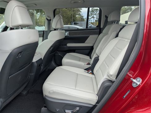 Used 2024 Hyundai Santa Fe Calligraphy image 13