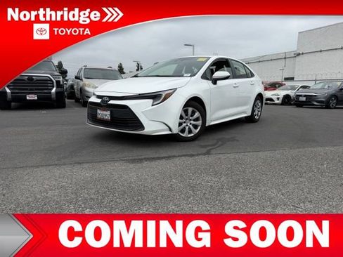 Used 2023 Toyota Corolla LE w/ Carpet Mat Package (TMS) FWD image 3