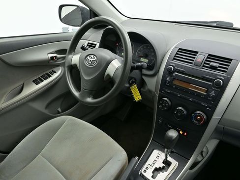 Used 2010 Toyota Corolla LE image 17