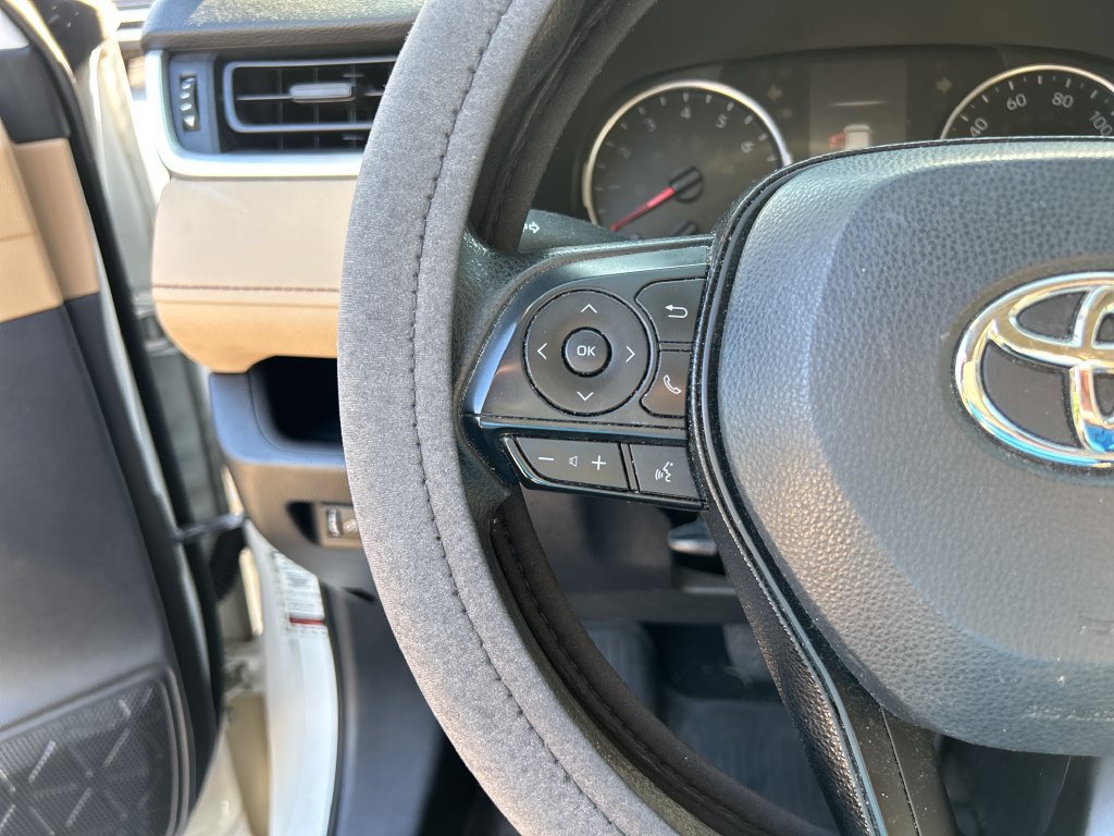 Used 2019 Toyota RAV4 LE FWD image 19