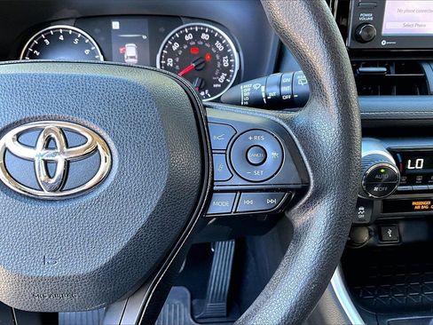 Used 2021 Toyota RAV4 XLE image 11