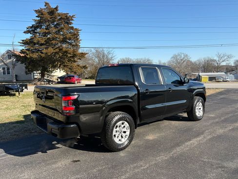 Used 2024 Nissan Frontier SV image 23