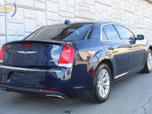 Used 2017 Chrysler 300 Limited image 6