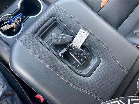 Used 2021 GMC Yukon XL AT4 w/ AT4 Premium Plus Package AWD/4WD image 13