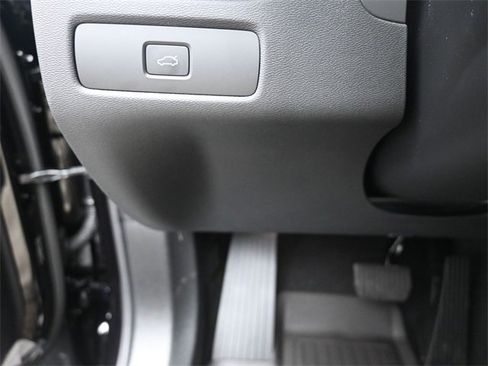 New 2026 Volvo XC60 B5 Ultra w/ Protection Package Premier image 16