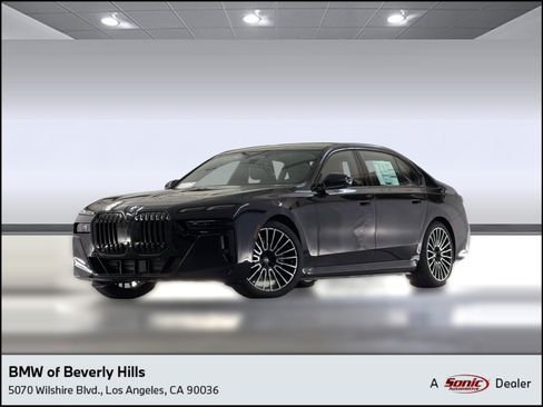 Used 2026 BMW i7 eDrive50 w/ M Sport Package RWD image 1
