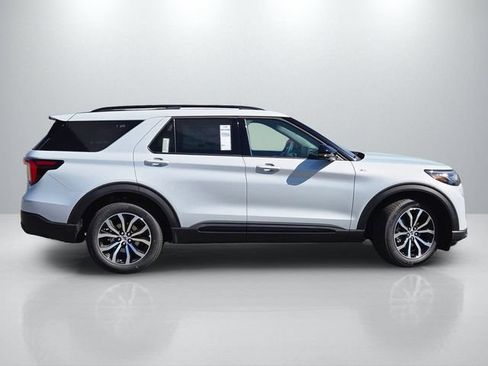 New 2026 Ford Explorer ST-Line RWD image 5
