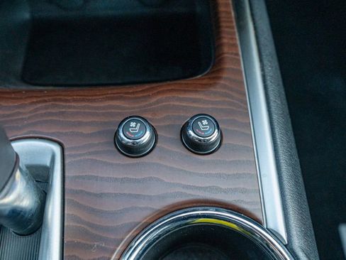 Used 2017 Nissan Pathfinder Platinum w/ Family Entertainment Package image 38