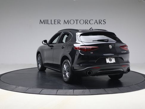Used 2022 Alfa Romeo Stelvio Sprint image 5