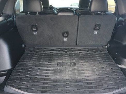 Used 2023 Jeep Grand Cherokee Altitude image 30