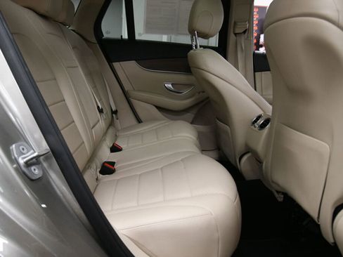 Used 2021 Mercedes-Benz GLC 300 4MATIC image 27