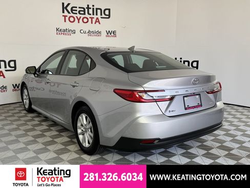 Used 2025 Toyota Camry LE FWD image 7