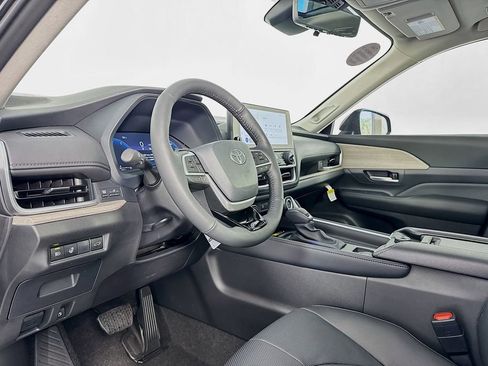 New 2026 Toyota Grand Highlander Platinum image 11
