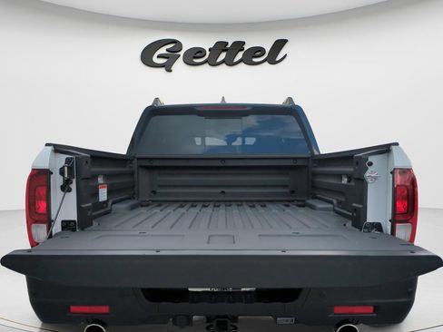Used 2025 Honda Ridgeline Black Edition image 9