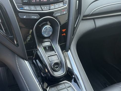 Used 2025 Acura RDX SH-AWD image 15