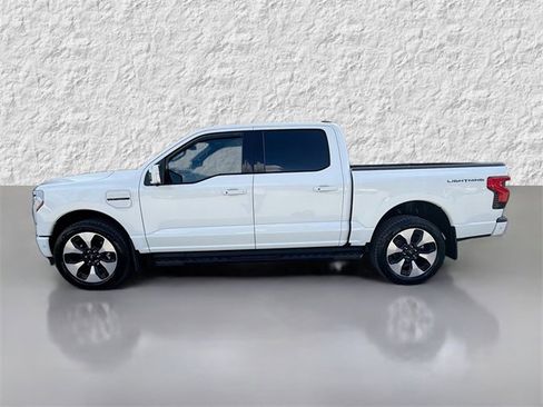 Used 2022 Ford F150 Lightning Platinum image 6