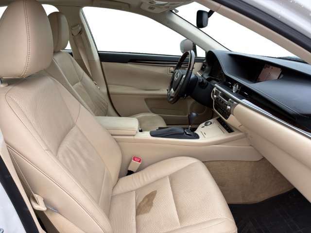 Used 2015 Lexus ES 350 w/ Luxury Package FWD image 12