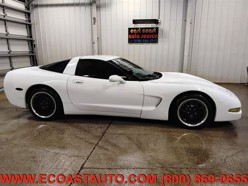 Used 1997 Chevrolet Corvette Coupe w/ Memory Pkg image 2