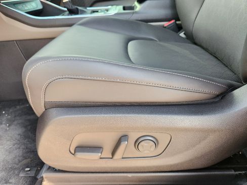 New 2026 Kia Carnival EX image 17