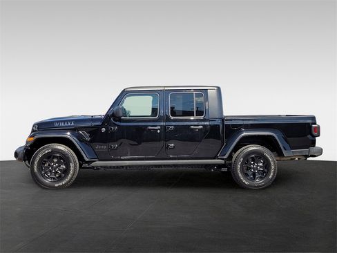 Used 2023 Jeep Gladiator Willys image 7