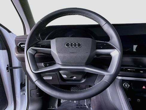 Certified 2025 Audi Q5 Premium w/ Premium Plus AWD/4WD image 10
