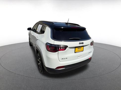 Used 2025 Jeep Compass Limited AWD/4WD image 11