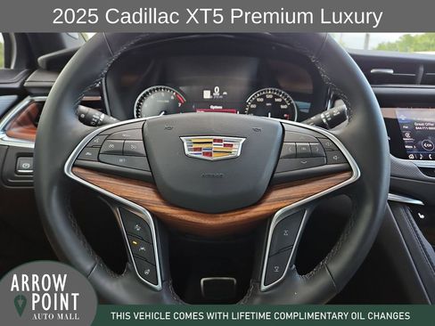 Used 2025 Cadillac XT5 Premium Luxury AWD/4WD image 27