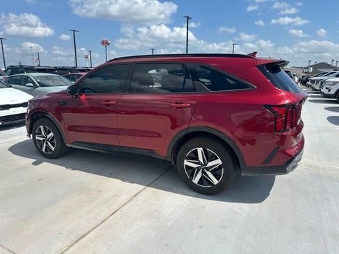 Used 2023 Kia Sorento S w/ Panoramic Sunroof Package FWD image 15