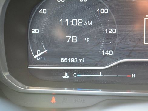 Used 2023 GMC Yukon AT4 w/ Technology Package image 14