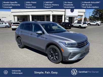 Used 2023 Volkswagen Tiguan SE w/ Panoramic Sunroof Package