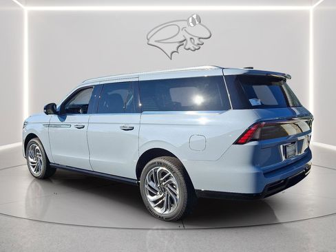 New 2025 Lincoln Navigator L Reserve image 3