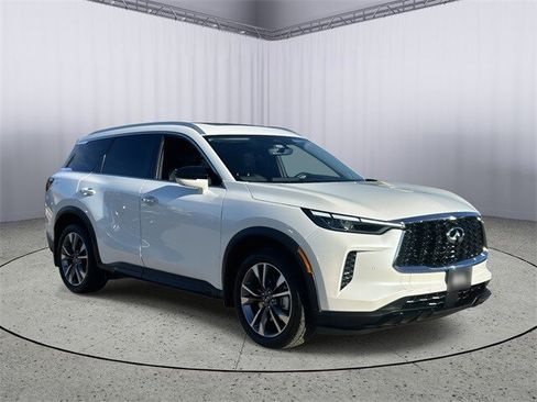 Certified 2023 INFINITI QX60 Luxe w/ Performance Audio Package image 5