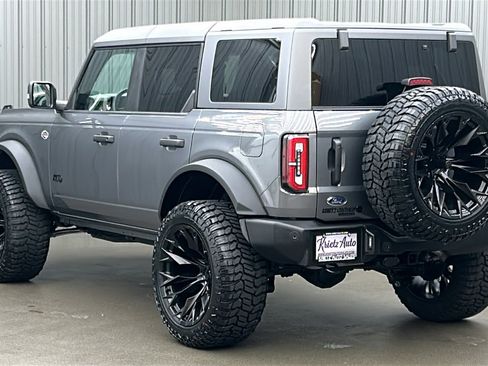 Used 2024 Ford Bronco Wildtrak image 3