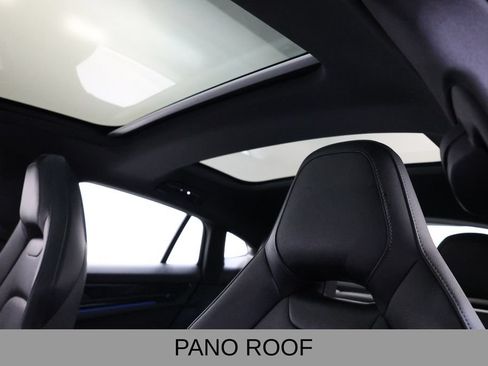 Used 2025 Porsche Panamera image 23