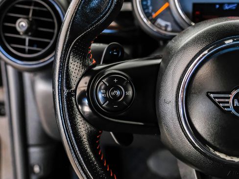 Used 2019 MINI Cooper S image 13