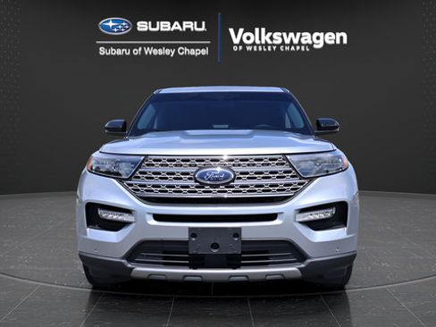 Used 2023 Ford Explorer Limited w/ Limited Technology Package RWD image 3