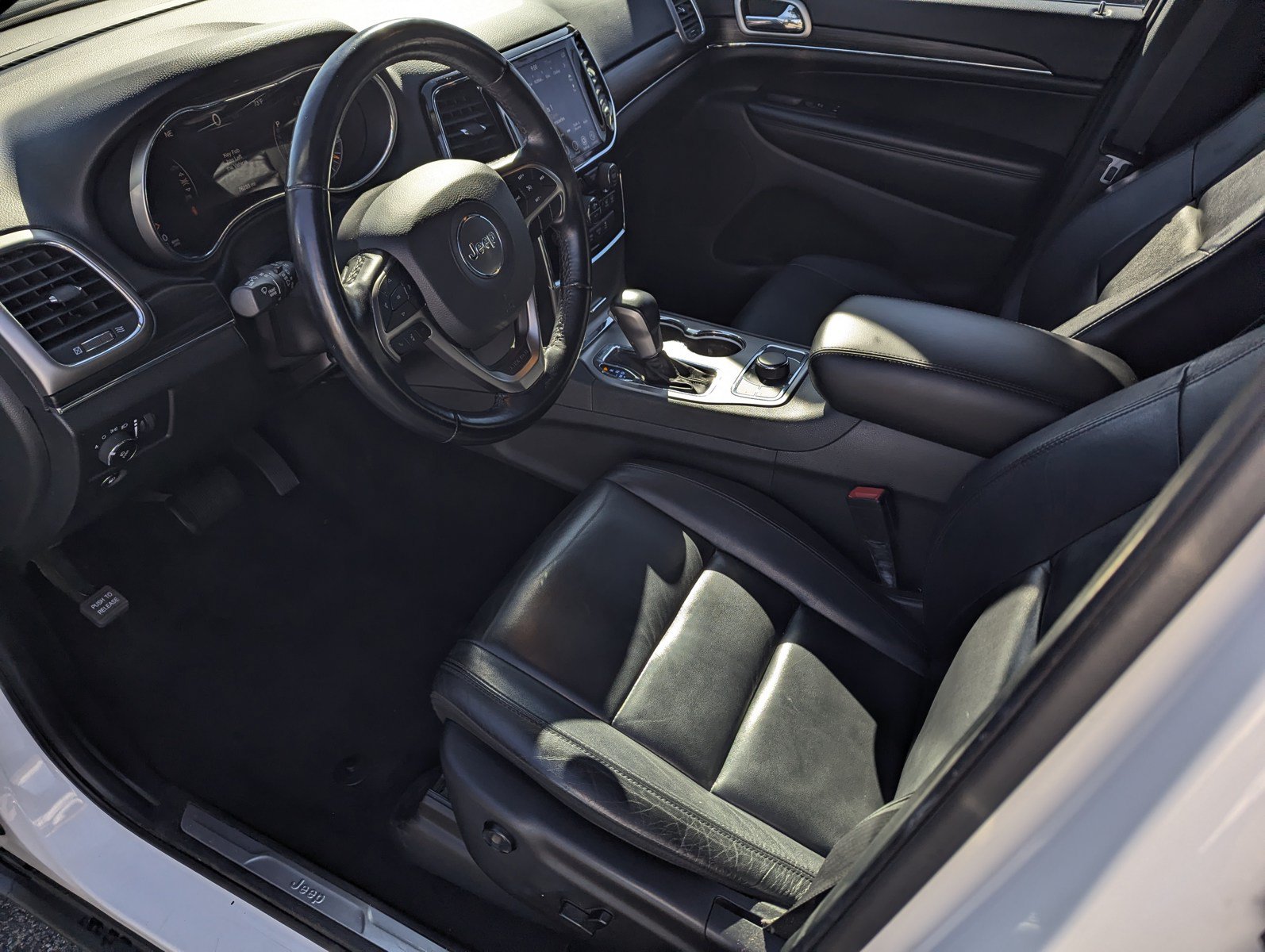 Used 2022 Jeep Grand Cherokee Limited AWD/4WD image 9